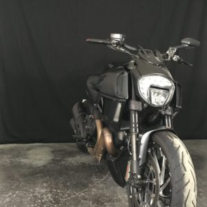 Ducati diavel 1200 black